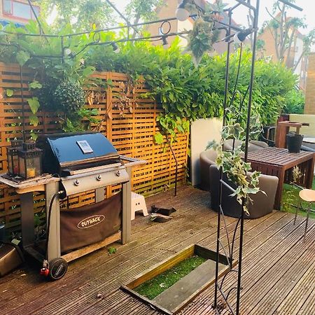 Riverside Double Room With Double Sofa Bed London Exterior photo