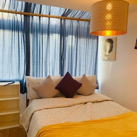 Riverside Double Room With Double Sofa Bed London Exterior photo