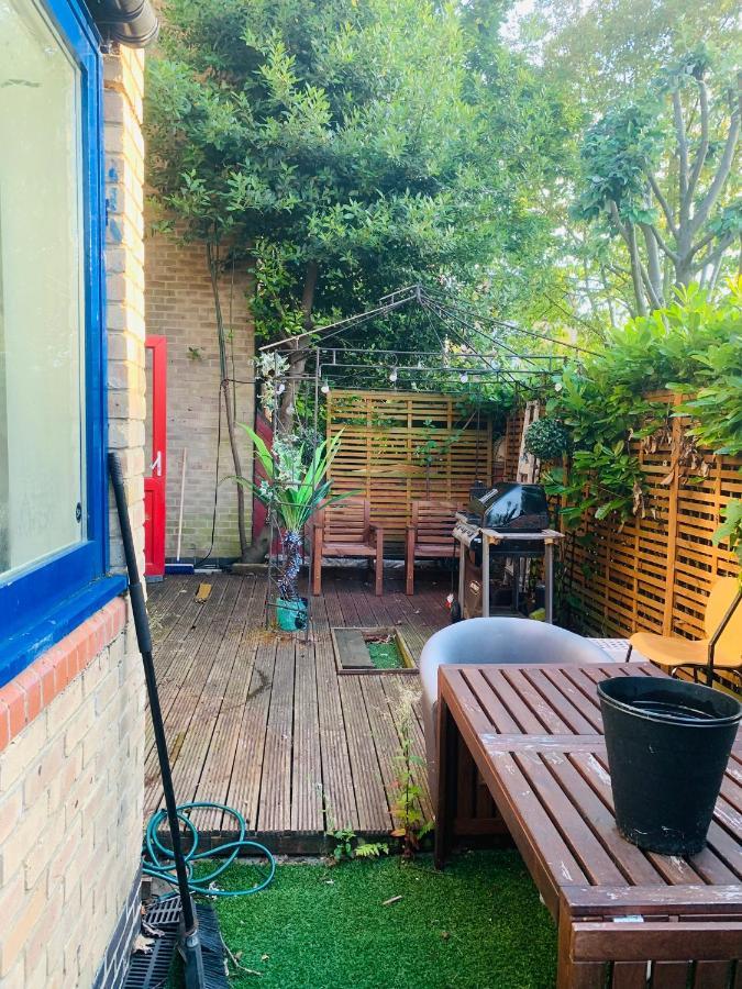 Riverside Double Room With Double Sofa Bed London Exterior photo