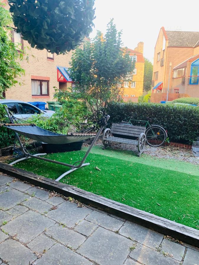 Riverside Double Room With Double Sofa Bed London Exterior photo